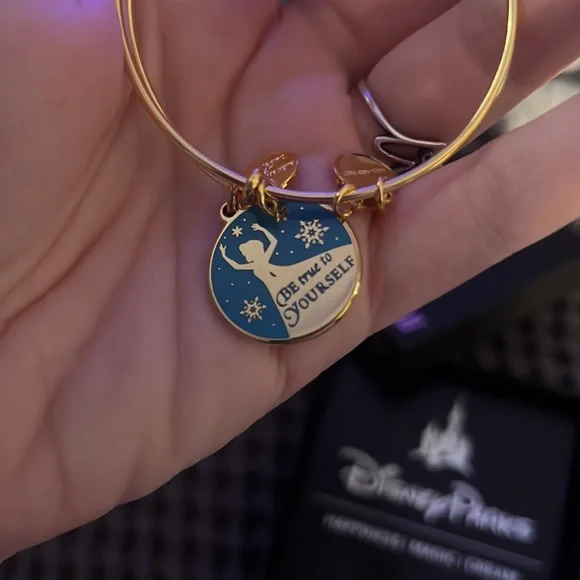 NWT Alex and Ani Elsa Bracelte - Picture 2 of 2